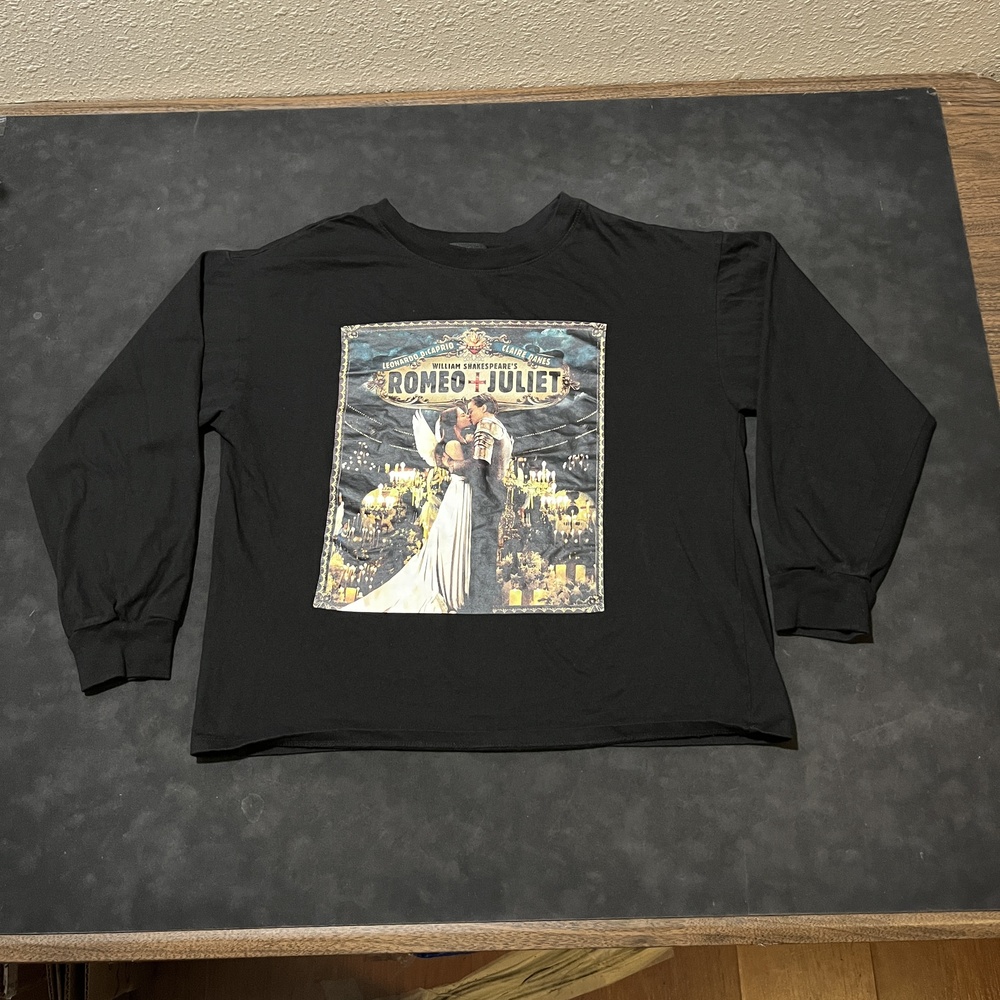 Forever 21 Romeo Juliet Shirt Womens Small Black Long Sleeve Movie Graphic Tee